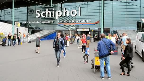 Amsterdam Airport Schiphol in Amsterdam, Netherlands. — Stock Video