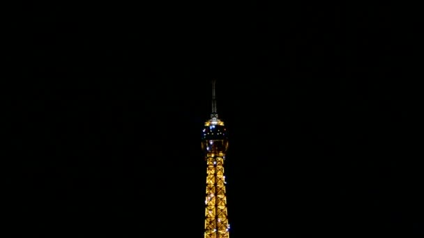 Eyfel Kulesi ışık performansı göstermek Paris, Fransa. — Stok video