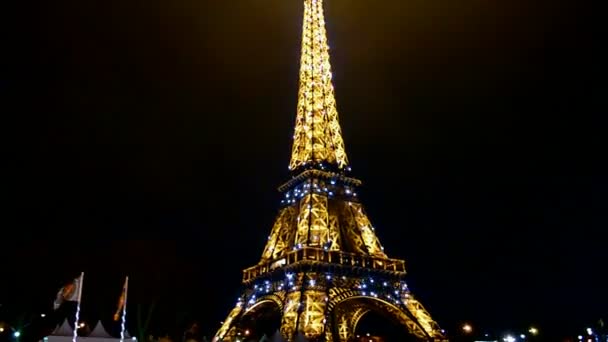 Espectáculo de luces Torre Eiffel en París, Francia . — Vídeos de Stock