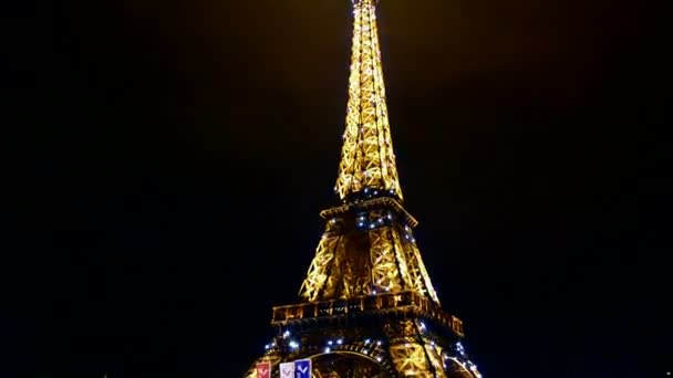 Espectáculo de luces Torre Eiffel en París, Francia . — Vídeo de stock