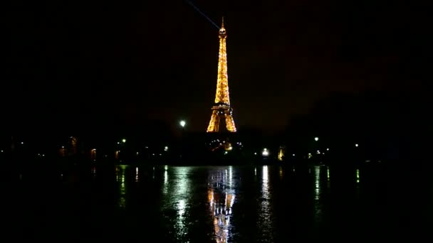 Espectáculo de luces Torre Eiffel en París, Francia . — Vídeo de stock