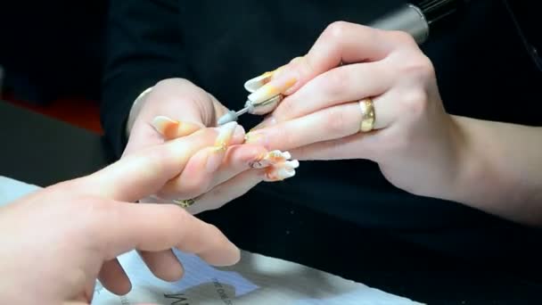 Nails manicure in beauty salon, fashion. — Stock Video