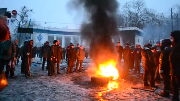 Protesters(40120), Valerij Lobanovskij, stadionu Dynamo Euro maidan setkání, Kyjev, Ukrajina. — Stock video