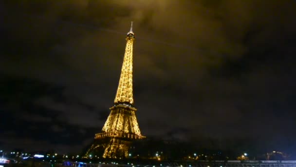 에펠 탑 조명 성능 표시 파리, 프랑스. — 비디오