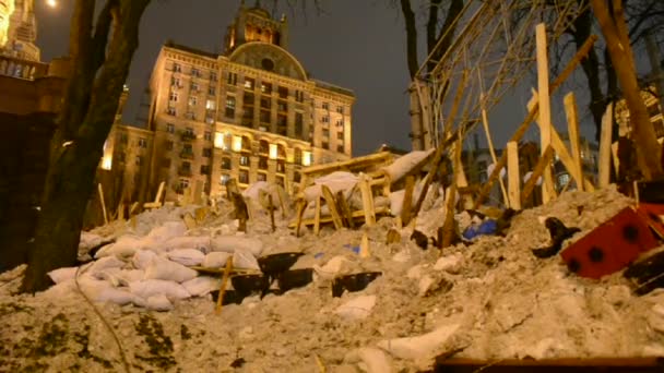 Barrikad i stadens centrum under euro Maidan möte i Kiev, Ukraina. 35626 — Stockvideo