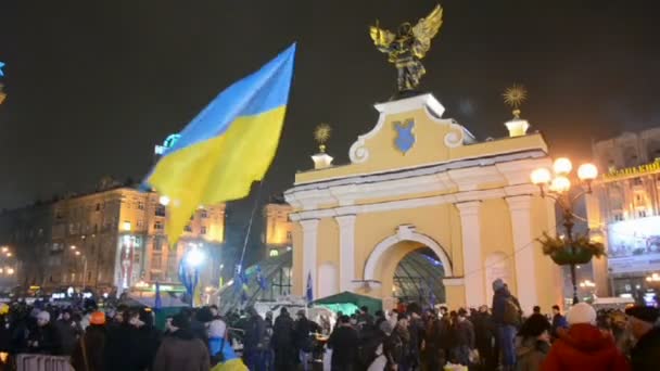 Street protesters during Euro maidan meeting in Kiev, Ukraine. 35560 — Stock Video