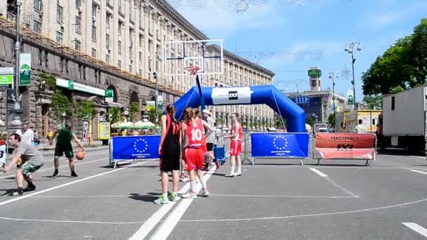 Basketball playing, Europe Day celebration in Kiev, Ukraine. (19663) — Stock Video