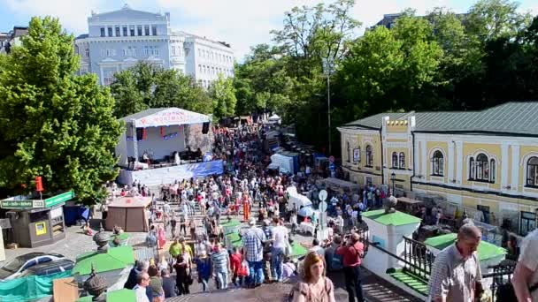Montmartre, Kyiv 's city Day celebration in Kiev, Ukraine . — стоковое видео