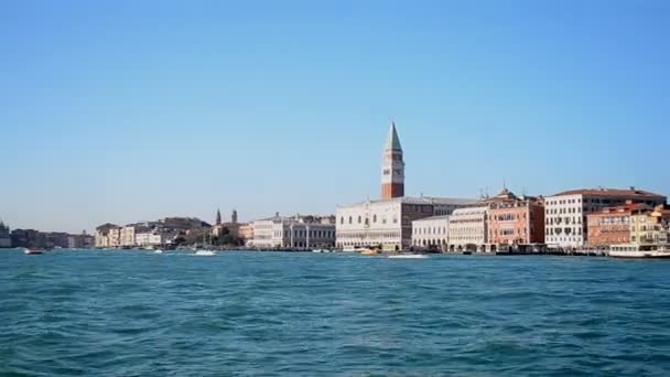 Venise, Italie. Piazza San Marco et le Palais des Doges dans la journée ensoleillée . — Video