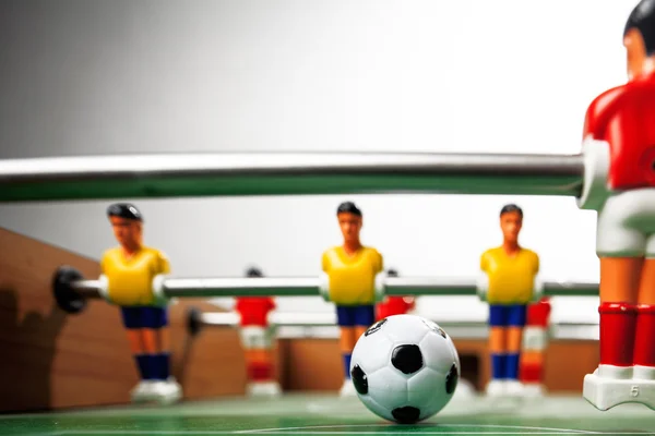 Επιτραπέζιο ποδοσφαιράκι τραπέζι ποδόσφαιρο. ποδοσφαιριστές — Φωτογραφία Αρχείου