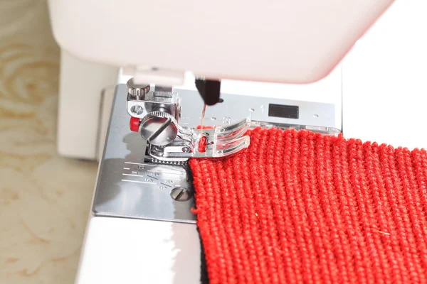 Sewing machine sewing — Stock Photo, Image