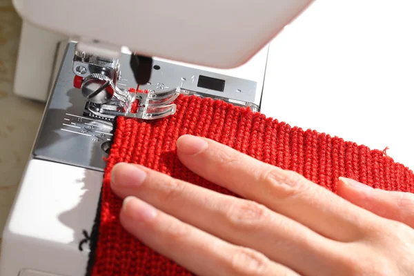 Sewing machine sewing — Stock Photo, Image