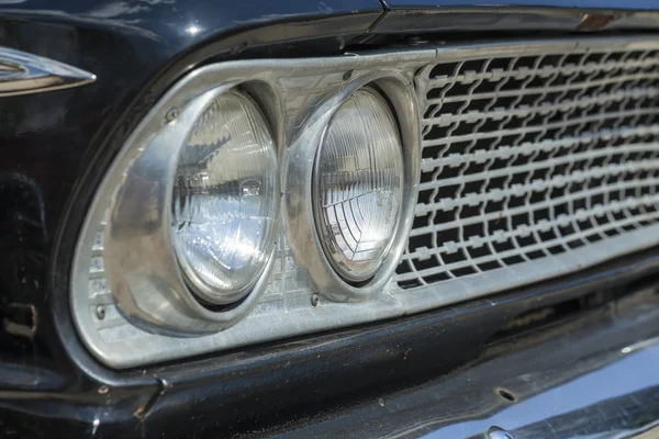 Koplamp en radiator vooraanzicht retro auto — Stockfoto