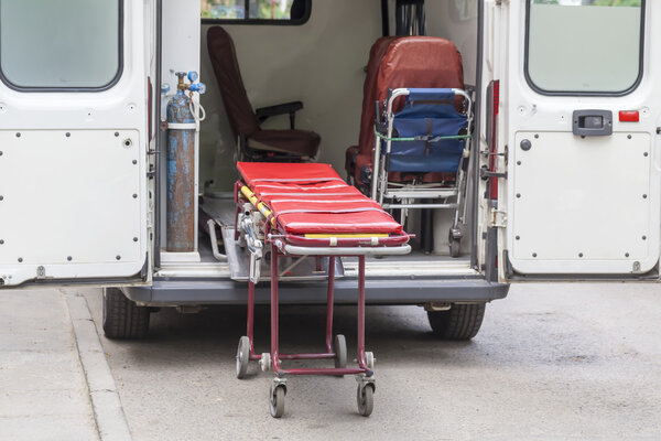 Доска для баскетбола против неба
