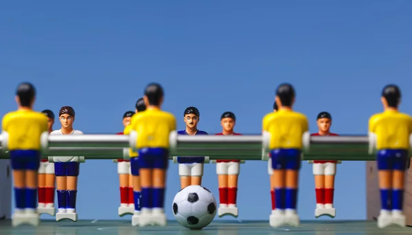 Επιτραπέζιο ποδοσφαιράκι τραπέζι ποδόσφαιρο. ποδόσφαιρο παίκτες αθλητισμού teame — Φωτογραφία Αρχείου