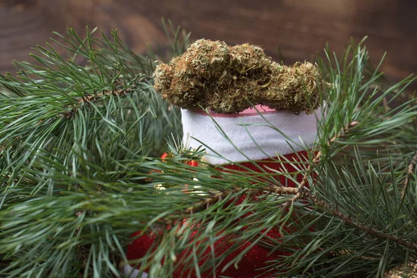 Grande Cone Cannabis Decoração Natal Marijuana Perto Botões Cânhamo — Fotografia de Stock