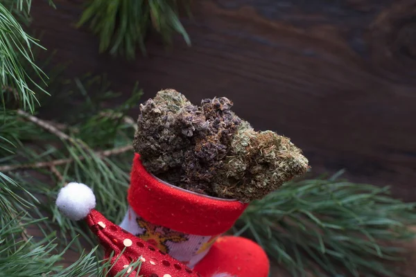 Grande Cone Cannabis Decoração Natal Marijuana Perto Botões Cânhamo — Fotografia de Stock