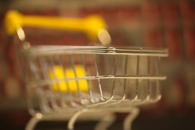 Evden bilgisayar kullanarak online alışveriş. bilgisayar klavyesi