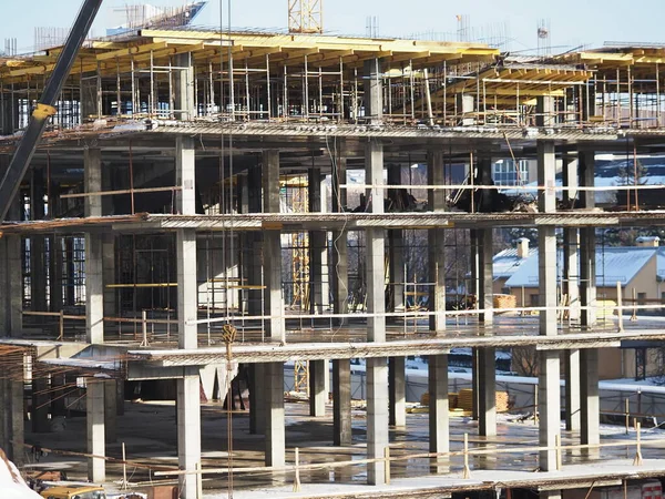 Stadtentwicklung Baustelle Winter Tagsüber Arbeiter Uniform Bereiten Das Gerüst Vor — Stockfoto