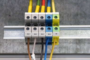 Beyaz Rusya, Minsk, 2021. Sokak ışıkları için endüstriyel elektrik kutusu