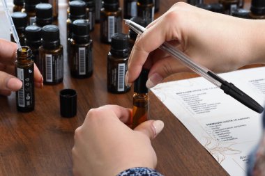 temel doğal yağ doterra şişesi. Beyaz Rusya, Minsk, 2021