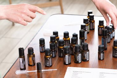 temel doğal yağ doterra şişesi. Beyaz Rusya, Minsk, 2021