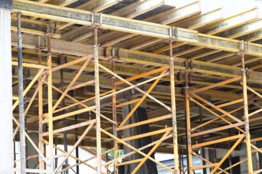 Genişletilmiş kil beton bloklardan yapılmış bir binanın inşaat alanı.