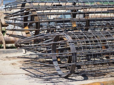 Yapı temelinin kaynaklı metal yapısı