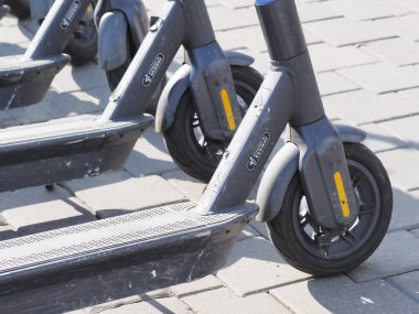 belarus,minsk,2021. Şehirde elektrikli scooter kiralama şirketi var.