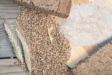 Ekmek ve ev yapımı kekler