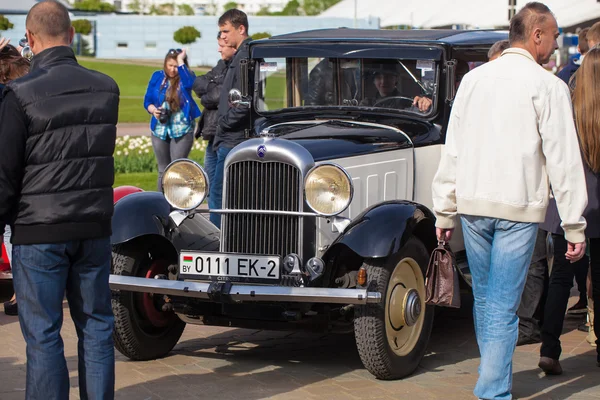 Internationaal Festival van retro auto Minsk — Stockfoto