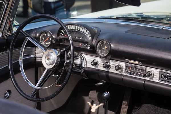 International Festival of retro cars — Stock Photo, Image