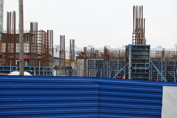 Edificio de hormigón en construcción — Foto de Stock