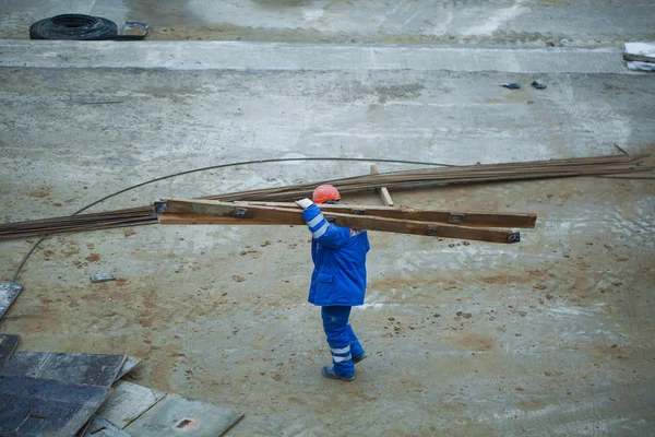 Trabajador de la construcción en uniforme —  Fotos de Stock