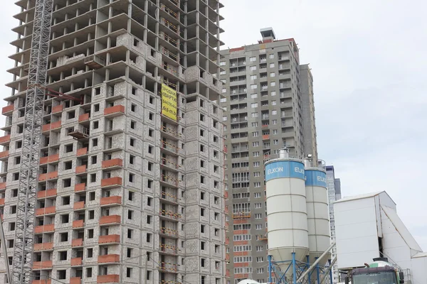 Site in opbouw van flatgebouw — Stockfoto