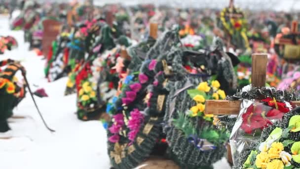 Wreaths on local cemetery — Stock Video