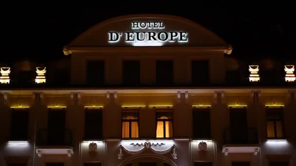 Fachada del edificio del hotel Europa — Vídeos de Stock
