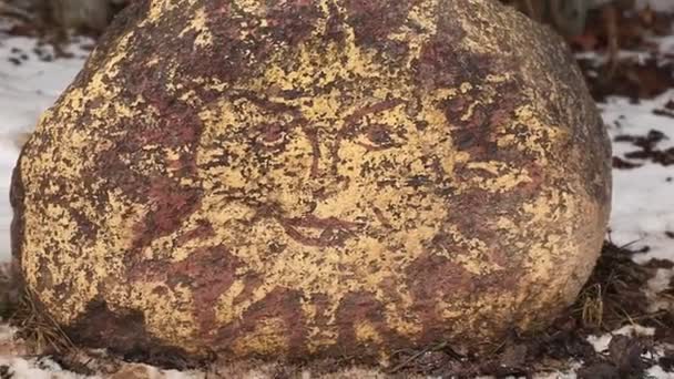 Sol desenho em pedra — Vídeo de Stock