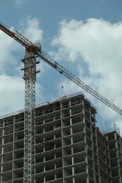 Lugar de construcción del edificio de varios pisos —  Fotos de Stock