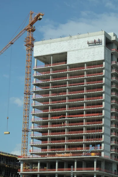 Lugar de construcción del edificio de varios pisos —  Fotos de Stock