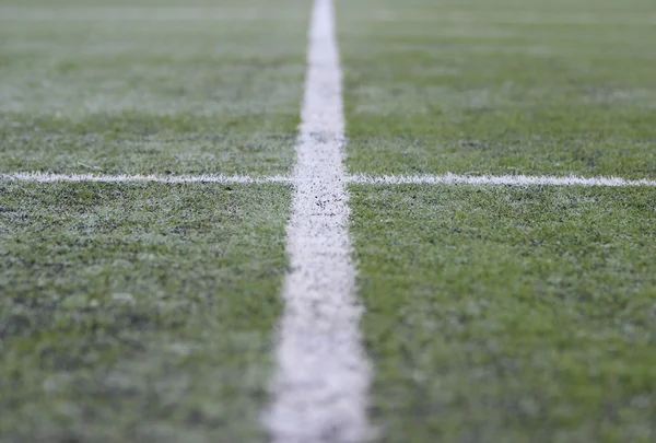 Campo de fútbol con línea blanca — Foto de Stock