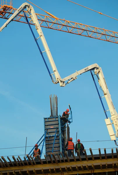 Workers working on construction site — Stock Photo, Image