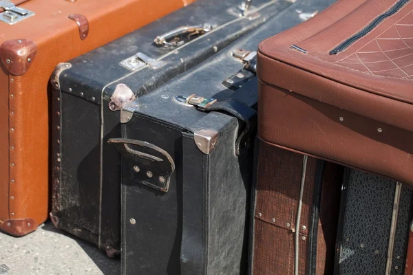 Старые ретро чемоданы — стоковое фото