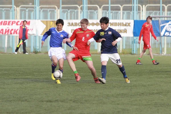 Товариському футбольному матч між спортивних журналістів Японії і Білорусі. Мінськ, вересня 2013 — стокове фото