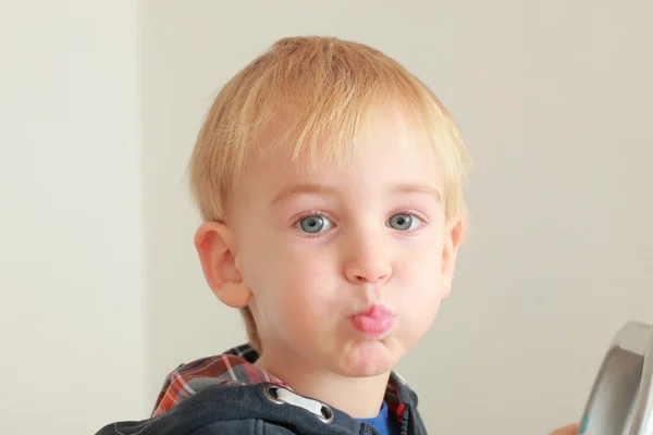 Pequeño niño emocional — Foto de Stock