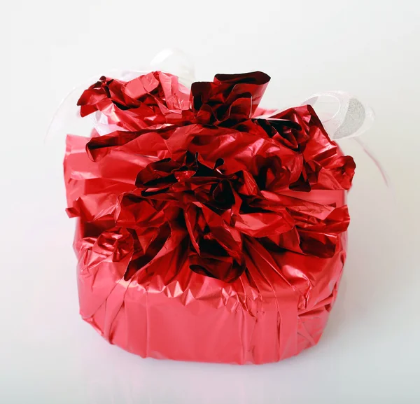 Vánoční dárek v červené krabici — Stock fotografie