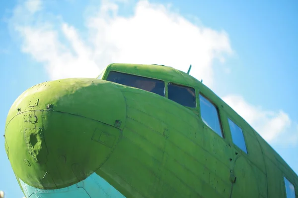 绿色的旧苏联飞机 — 图库照片