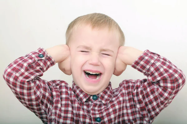 Pequeño niño emocional — Foto de Stock