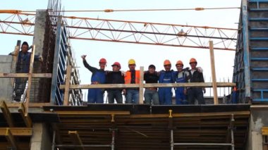 İnşaat alanındaki işçiler