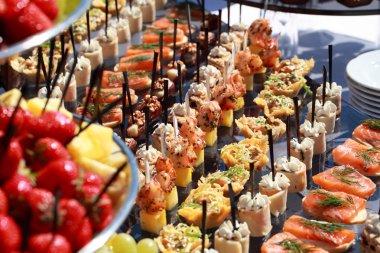 Düğün çiçek süslemeleri